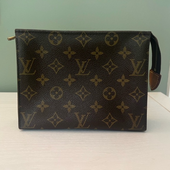Louis Vuitton Monogram Pouch Toilette 19 - Picture 1 of 10